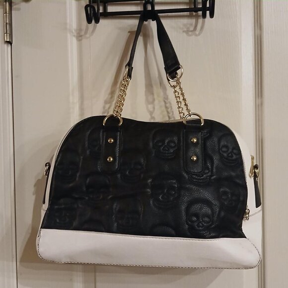 Betsey Johnson skull-embossed handbag, Skull Boss Bucket bag, Skullicious Tote - Picture 4 of 8